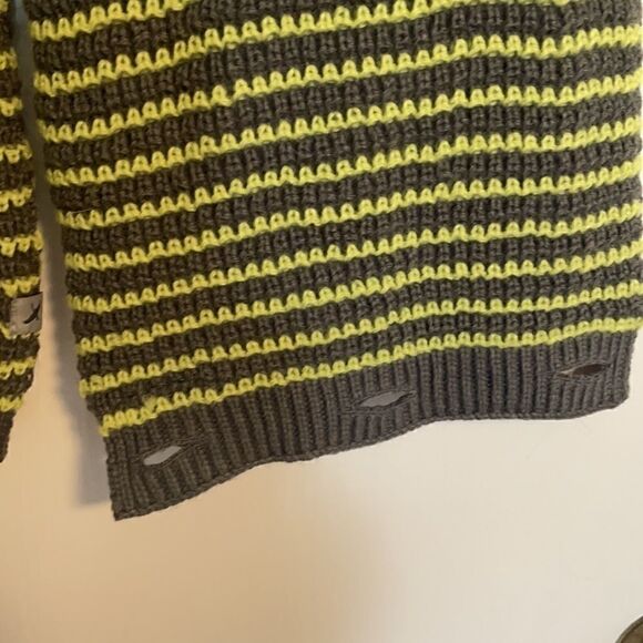 Eddie Bauer stripe convertible 3 button knit scarf - Picture 8 of 13